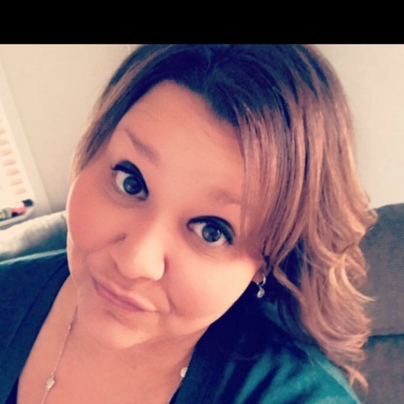 Meet your Posher, Traci - Picture 1 of 1